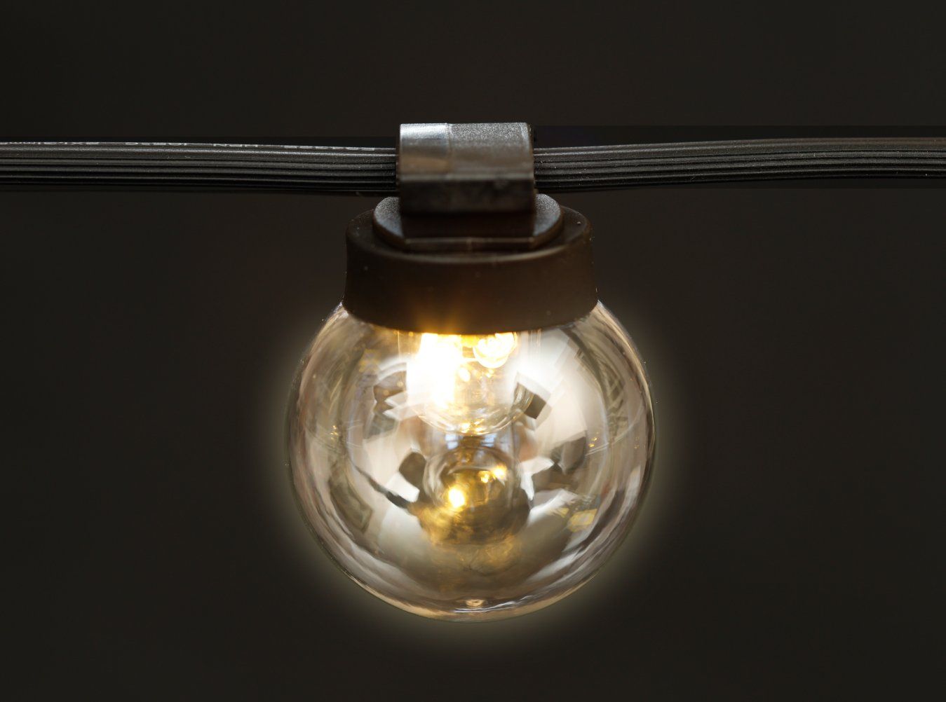 Small ECO LED harness with warm light round globe
